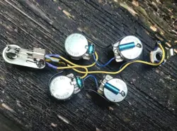 GIBSON SG WIRING HARNESS CTS 525K POTS ERO .022 CAPS TREBLE BLEEDS KELLINGSOUND