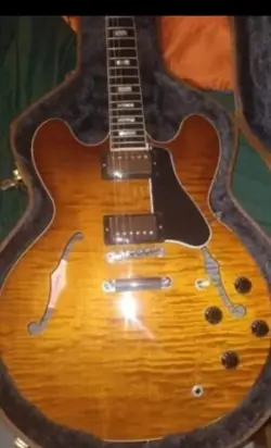 GUITARS GIBSON 2015