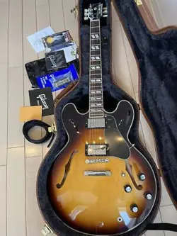 GUITAR SEMI-ACOUSTIC GUITAR