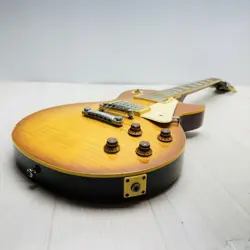 GIBSON ELECTRIC GUITAR