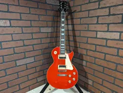 GIBSON LES PAUL CLASSIC ELECTRIC GUITAR - TRANSLUCENT CHERRY
