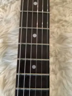 GIBSON BLACK GUITAR