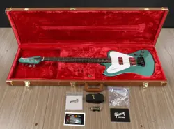 4-STRING SOLIDBODY ELECTRIC