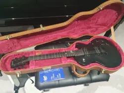 GIBSON LES PAUL STUDIO GOTHIC 2000 EBONY BOARD CRESENT SATIN BLACK ORIGINAL CASE
