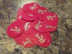 25 GIBSON GUITAR