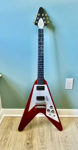 2006 MODEL SIGNED