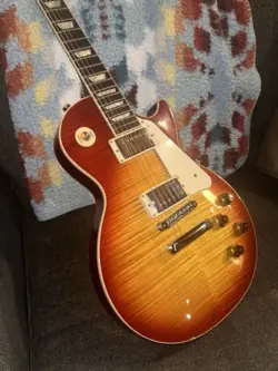 2016 LES PAUL STANDARD HERITAGE CHERRY SUNBURST, MINT CONDITION