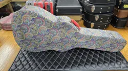 GIBSON DREADNOUGHT HARDSHELL CASE BLUE PAISLEY