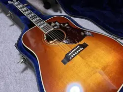 GIBSON HUMMINGBIRD 2001 / ACOUSTIC GUITAR W/ ORIGINAL HC MADE IN 2000S