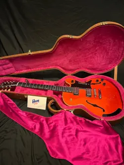 1991 GIBSON CHET ATKINS TENNESSEAN HOLLOWBODY GUITAR IN SUNRISE ORANGE W/OHSC