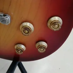 GIBSON / LESPAUL