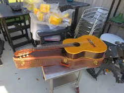 GIBSON C-2 CLASSICAL GUITAR