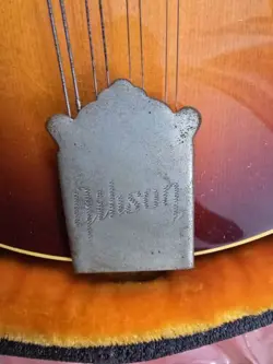 VINTAGE GIBSON MANDOLIN WITH CASE