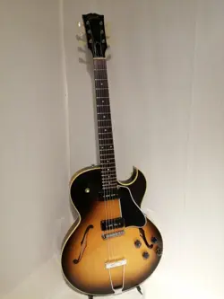 GIBSON ES-135 ELECTRIC GUITAR USED
