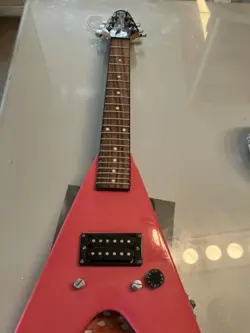 MAESTRO BY GIBSON PINK GUITAR FLYING V
