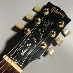 STUDIO LES USED