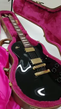 GIBSON LES PAUL STUDIO BLACK W/ GOLD HARDWARE MADE IN USA 1996 ELECTRIC GUITAR