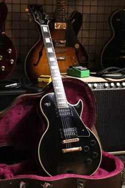 GUITAR #C15812