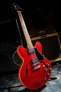 GUITAR #C15811