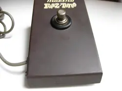 VINTAGE 1965 MAESTRO FZ-1A FUZZ TONE BY GIBSON FUZZ GUITAR EFFECT PEDAL