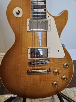 GIBSON 2018 HONEY BURST LES PAUL TRADITIONAL ELECTRIC GUITAR W/HARD CASE
