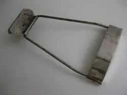VINTAGE GIBSON L-SERIES GUITAR TAILPIECE PART FOR PROJECT