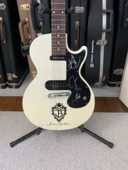 2008 GIBSON MELODY MAKER JONAS BROTHERS SIGNED “PROTOTYPE”