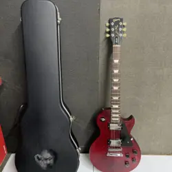 GIBSON LES PAUL STUDIO ELECTRIC GUITAR - WINE RED W/ CASE - PRE OWNED - SEE DESC