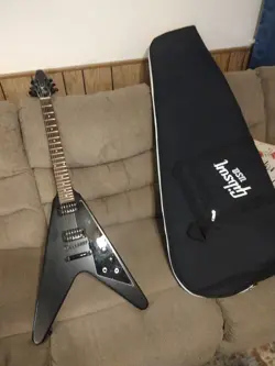 2019 GIBSON FLYING V GUITAR