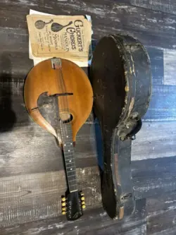 GIBSON MANDOLIN
