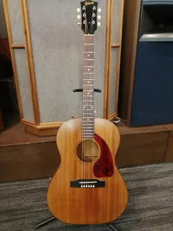 GIBSON LG-0 1 ACOUSTIC GUITAR