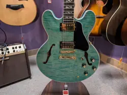 SUPREME SEMI-HOLLOWBODY ELECTRIC