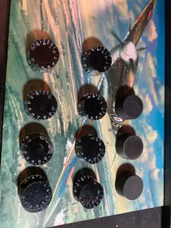 GUITAR KNOBS LOT