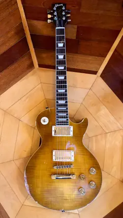 GIBSON LES PAUL MODEL ELECTRIC GUITAR RETRO
