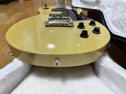 TV YELLOW BODY