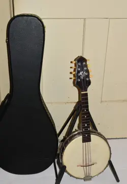 MANDOLIN FROM