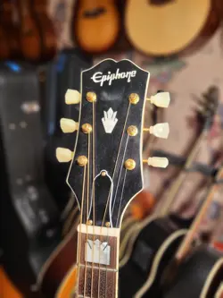 GIBSON J-200 ACOUSTIC