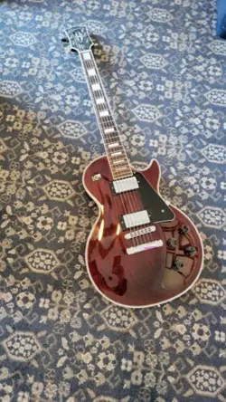 2012 GIBSON LES PAUL CLASSIC CUSTOM WINE RED WITH CHROME HARDWARE.