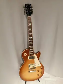 GIBSON LES PAUL TRADITIONAL ELECTRIC GUITAR-01