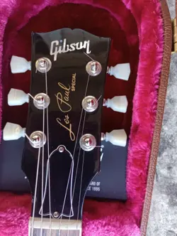 2022 GIBSON USA LES PAUL SPECIAL GUITAR IN CASE
