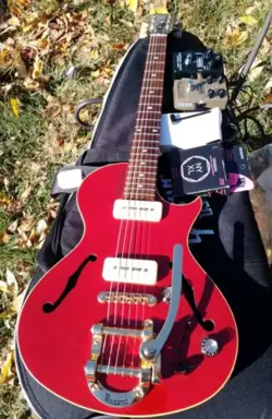 GIBSON BLUES HAWK DELUXE EXCELLENT PLAYER EXTRAS MXR STRINGS JIMI STRAP GIG BAG