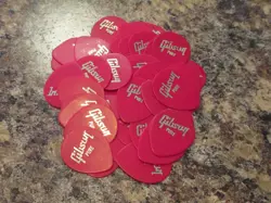 50 GIBSON GUITAR PICKS LATE 90'S  351 TEAR DROP TYPE IN RED PURE THIN .42 MM