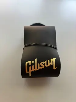 GIBSON LEATHER GUITAR STRAP