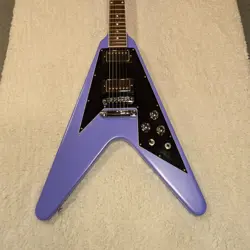 PURPLE/VLAVENDER GUITAR