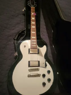 EPIPHONE LES PAUL STUDIO INSPIRED BY GIBSON MODEL