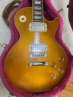LIMITED EDITION GIBSON LES PAUL STANDARD WITH BROKEN NECK REPAIRED FROM JAPAN