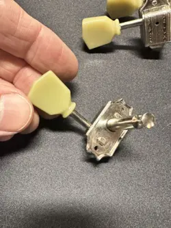DELUXE NICKEL GUITAR