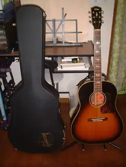 ACOUSTIC GUITAR GIBSON ADVANCED JUMBO SUNBURST SPRUCE TOP SOLID ROSEWOOD SIDES