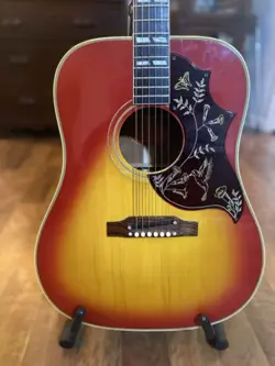 1967 GIBSON HUMMINGBIRD VINTAGE GUITAR ORIGINAL CASE AND STRAP!