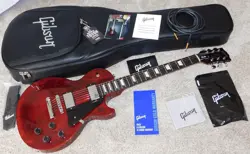 GIBSON LES PAUL STUDIO 2021 WINE RED